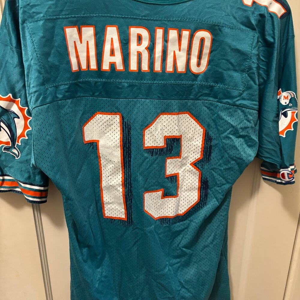 Dan Marino Miami dolphins medium champion size‎ 40 distressed - Picture 2 of 10